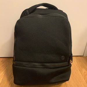 Lululemon City Adventure Backpack 17L Black Mesh